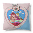 よろこびのハートシェイカーに閉じ込められたゴリラと女の子 Cushion