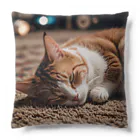 IKEDAYAの寝ている猫 Cushion