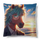 ひよっこなボスの弁護士の馬、夕焼けの浜辺で自撮りする Cushion