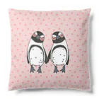 penguininkoの手繋ぎケープペンギンのカップル🐧❤️🐧 pinkversion Cushion