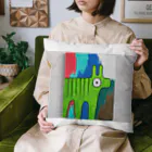 little pandaの「自分の事をシマウマと勘違いしているアルパカの肖像画」 Cushion