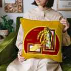 GOODS SHOP【そぞろな小窓】 SUZURI店の【脱穀してからね】《山吹》クッション Cushion