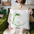 mini gecooperの餌欲しそうにこちらを見つめるグランディスヒルヤモリ Cushion