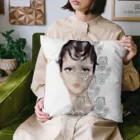 minakosのレースと黒髪 Cushion