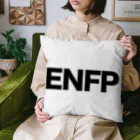 知らんけどストアの知らんけどアイテム_ENFP 広報運動家 Cushion