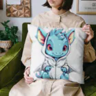 Vasetti_pressのパーカーを着ているドラゴン Cushion