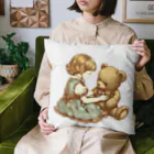 くまさんのおうちのアンティークな女の子とテディベア Cushion