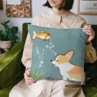 コーギーライフの金魚とコーギー Cushion