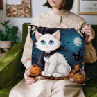 yoiyononakaのハロウィンの白猫08 Cushion