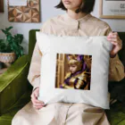 ZZRR12の「金光輝く勇気：女性猫耳戦士の守護の証」 Cushion