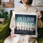 vのON CLOUD NINE クッション