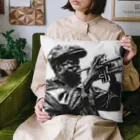 MistyStarkの黒人のトランぺッター Cushion