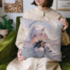 bellzetのWhite Melting Angel Cushion