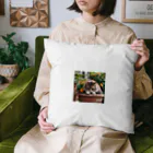 amaneiro___のお花の上でくつろぐ猫 Cushion