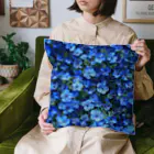 オンラインショップイエローリーフの鮮やかな青色の花　ネモフィラ クッション