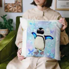 ヤママユ(ヤママユ・ペンギイナ)のケープペンギン「ちょうちょ追っかけてたの」(Blue) クッション