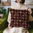 IZANAMI by Akane Yabushitaのコーカサス絨毯・グリッド（ウォルナッツ） クッション