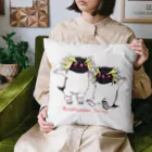 ヤママユ(ヤママユ・ペンギイナ)のふたごのイワトビペンギン(キタ) Cushion