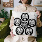 Ａ’ｚｗｏｒｋＳの髑髏抜き梅鉢 黒（オリジナル家紋シリーズ） Cushion