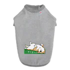 chizuruの柴犬落ちてる（茶）背景グリーン ドッグTシャツ