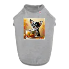 DeenaDeeのAutumn Curiosity: Chihuahua & Mug Magic 秋の好奇心: チワワとマグカップ Dog T-shirt