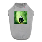 NiTiの竹林の中を歩くパンダ ドッグTシャツ