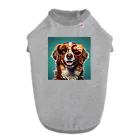 AQUAMETAVERSEのサングラスをかけた、かわいい犬 Marsa 106 ドッグTシャツ