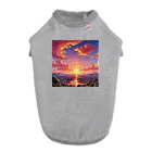 ikeikeikedaの街を照らす夕陽（景色シリーズ） ドッグTシャツ