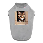 CozyKittyCornerの物陰から観察するかわいい猫 ドッグTシャツ