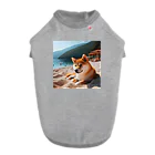 柴犬しばわんこhana873の海でまったりしている柴犬さん Dog T-shirt