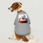 Pom-Dog'sのご飯に埋もれる白ポメ Dog T-shirt