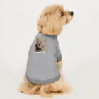 うねうねキャッチのエレガントなネコ Dog T-shirt