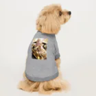 AQUAMETAVERSEのゴールドオープンカー sanae 2074 Dog T-shirt