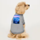 AQUAMETAVERSEの雲海とホテル街の灯　ラフルール　1859 Dog T-shirt