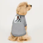 アミュペンの白いスニーカー Dog T-shirt