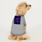 momonekokoのデジタルな世界に迷い込んだ少女 Dog T-shirt