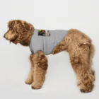 emeralのジャンプする猫 Dog T-shirt