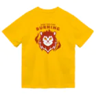 kocoon（コクーン）の燃え続けるライオン ドライTシャツ