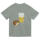 Handgestrickt Ju shopのBrezel und Bier ／ブレッツェル＆ビール【白文字】 Dry T-Shirt