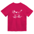 neconos Goodsのスケボーねこ（ねこかもいぬかも）白 ドライTシャツ