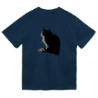 小鳥と映画館の左から光が当たっている黒猫 Dry T-Shirt