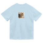 OkometoOmochiの横向き猫 ドライTシャツ