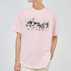 penguininkoのhappiness Dancing  Dry T-Shirt