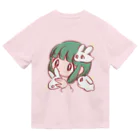 微々子(Viviko)のもちもちウサギに囲まれて ドライTシャツ