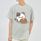 DECORの感情豊かなくろぶちにゃんこ　ホットケーキver. ドライTシャツ