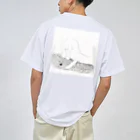 naokokawashimaの芝生の女 Dry T-Shirt