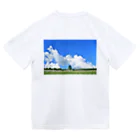 pattedyrの高原の青空 ドライTシャツ