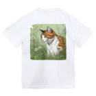 にゃんこーねこの草の中の猫 ドライTシャツ