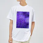 piroskaのふわふわ紫色の花 Dry T-Shirt