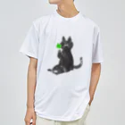 asako-shopの四葉のクローバーとねこ🍀 Dry T-Shirt